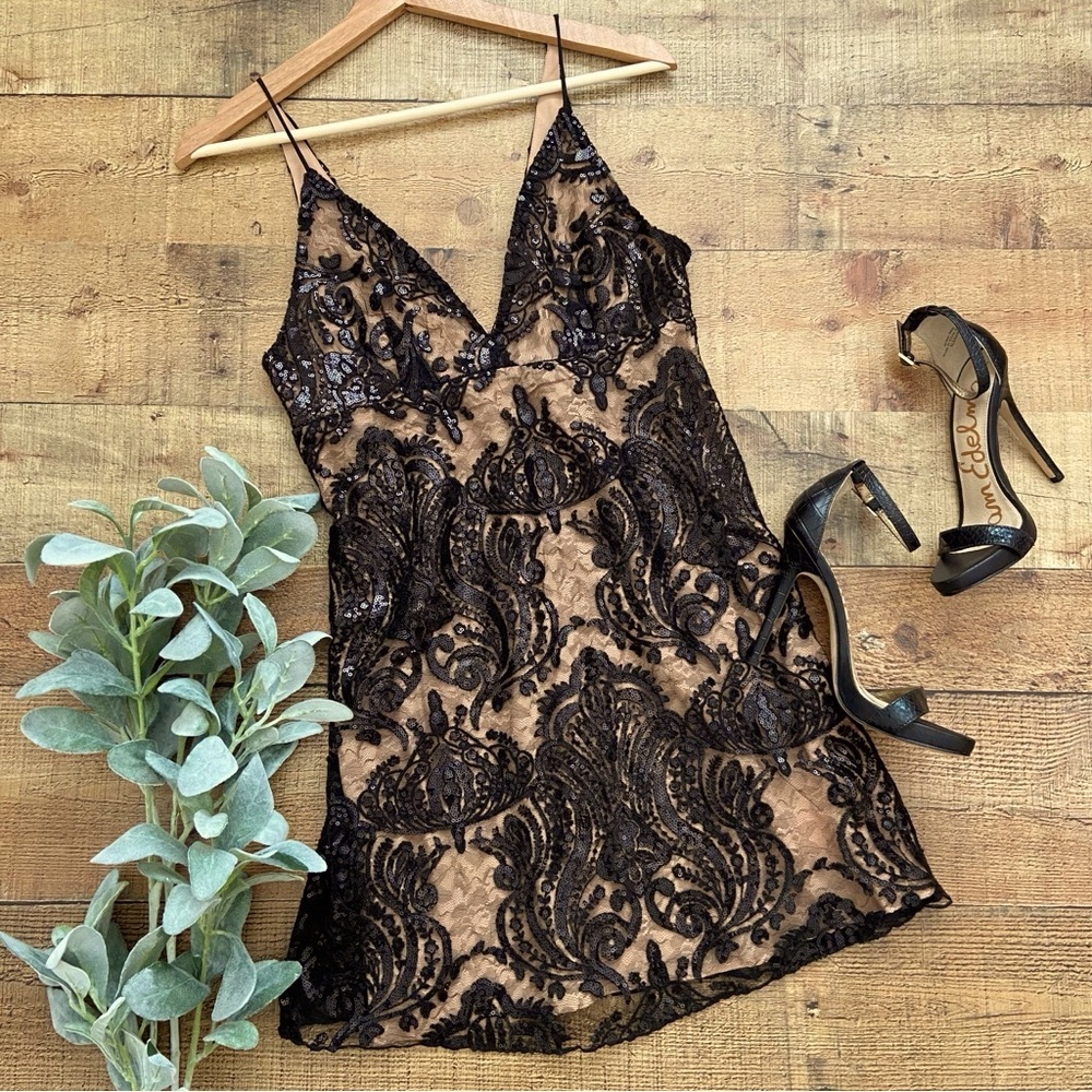 Dress Lace Free People ⭐️NWT Black Nude Lining, Sequins Sexy
